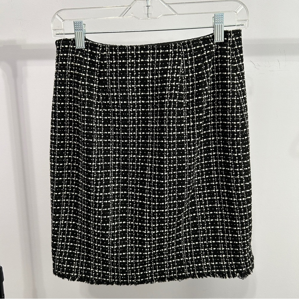 Ann Taylor Wool Blend Tweed Frayed Hem Pencil Skirt Size 0 - “Aveline” - Picture 3 of 16